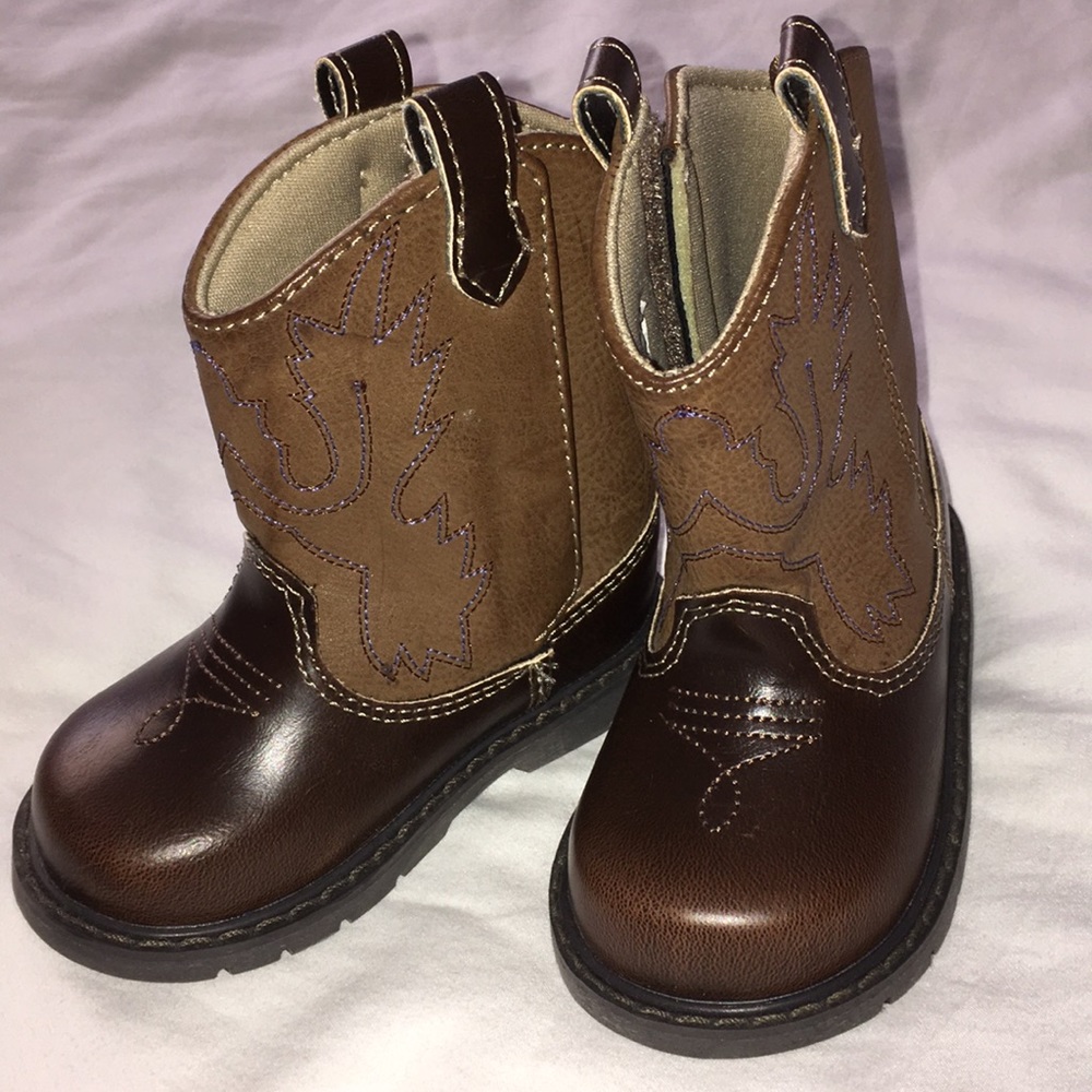 Baby cowboy boots😍🌵